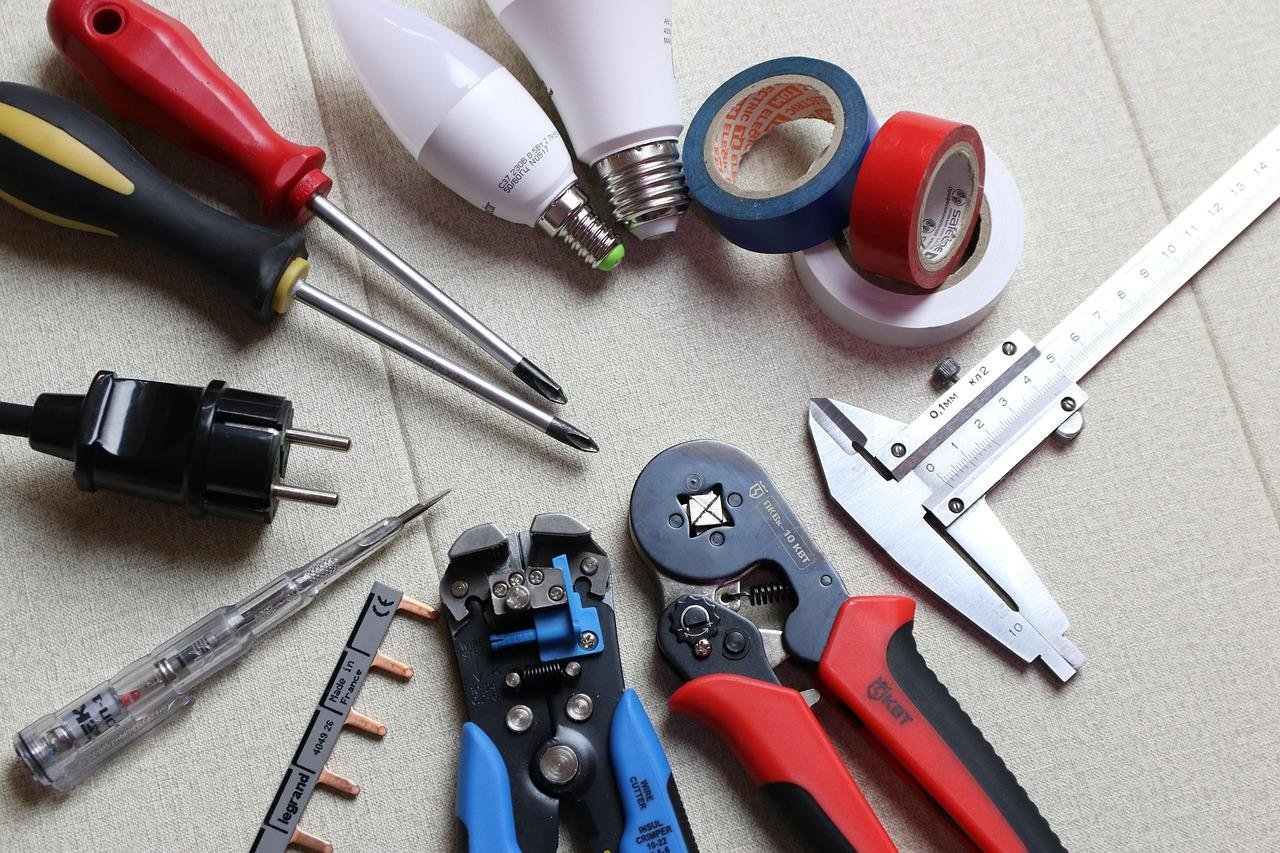 electrical-inspection-essentials Display of all the electrical tools necessary for an inspection.